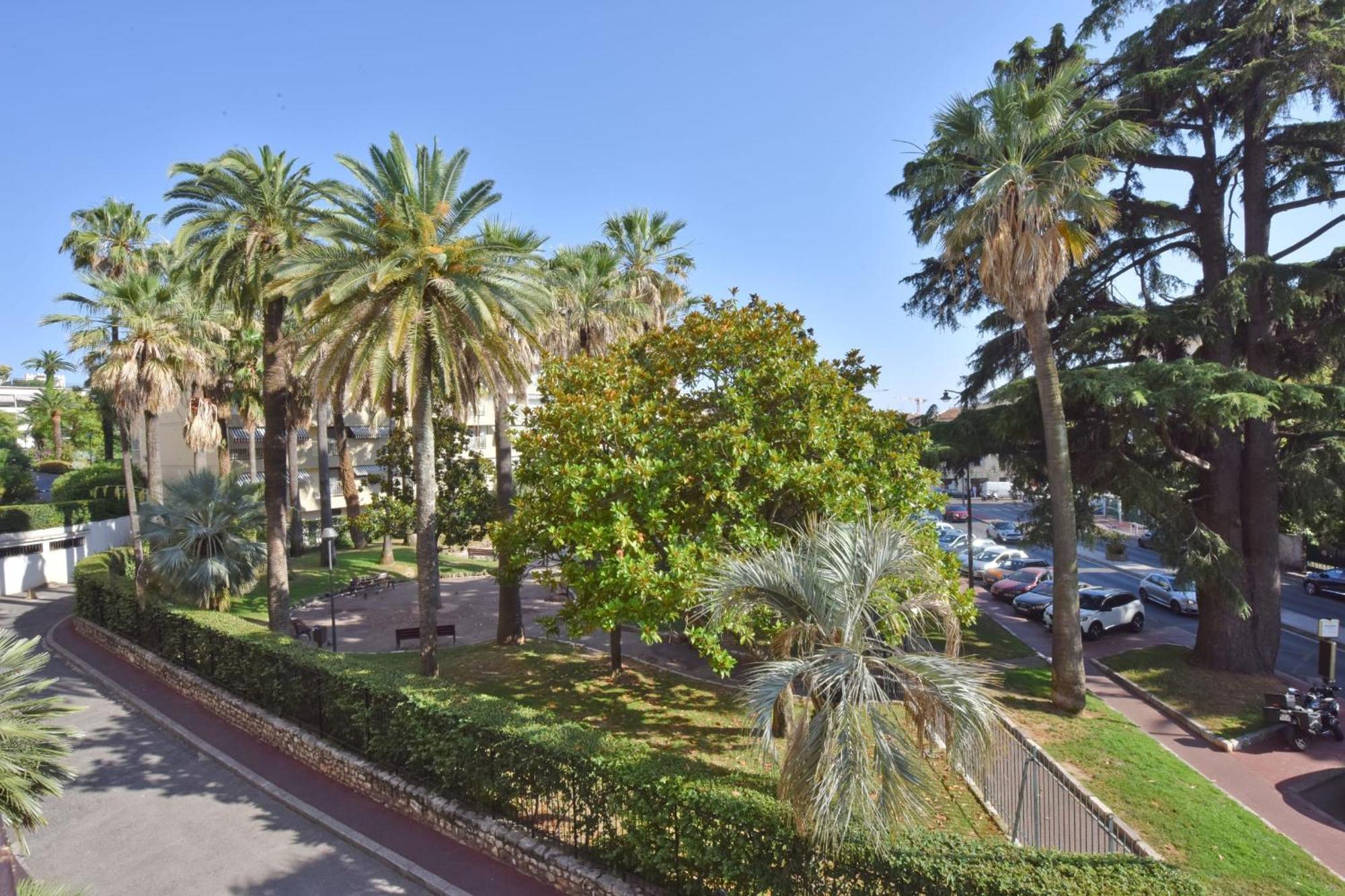 Cannes - 2-Br Flat 15-Min Walk To The Beaches Exterior photo